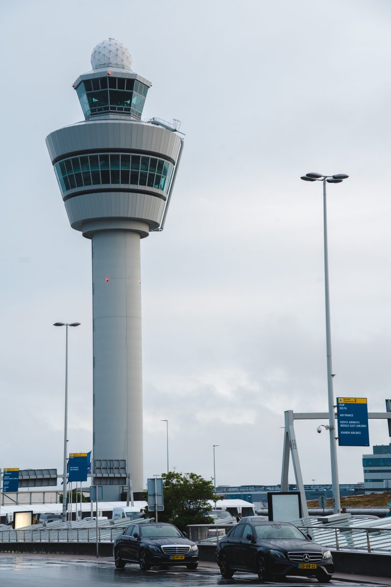 Voordelen van een taxi Rotterdam Airport